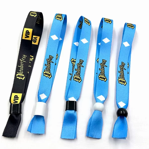 צמיד בד עם הדפסת מסר שחור וכחול אוקטוברפסט VIP