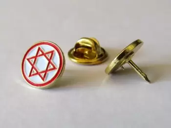 סיכת דש מגן דוד אדום מוזהבת